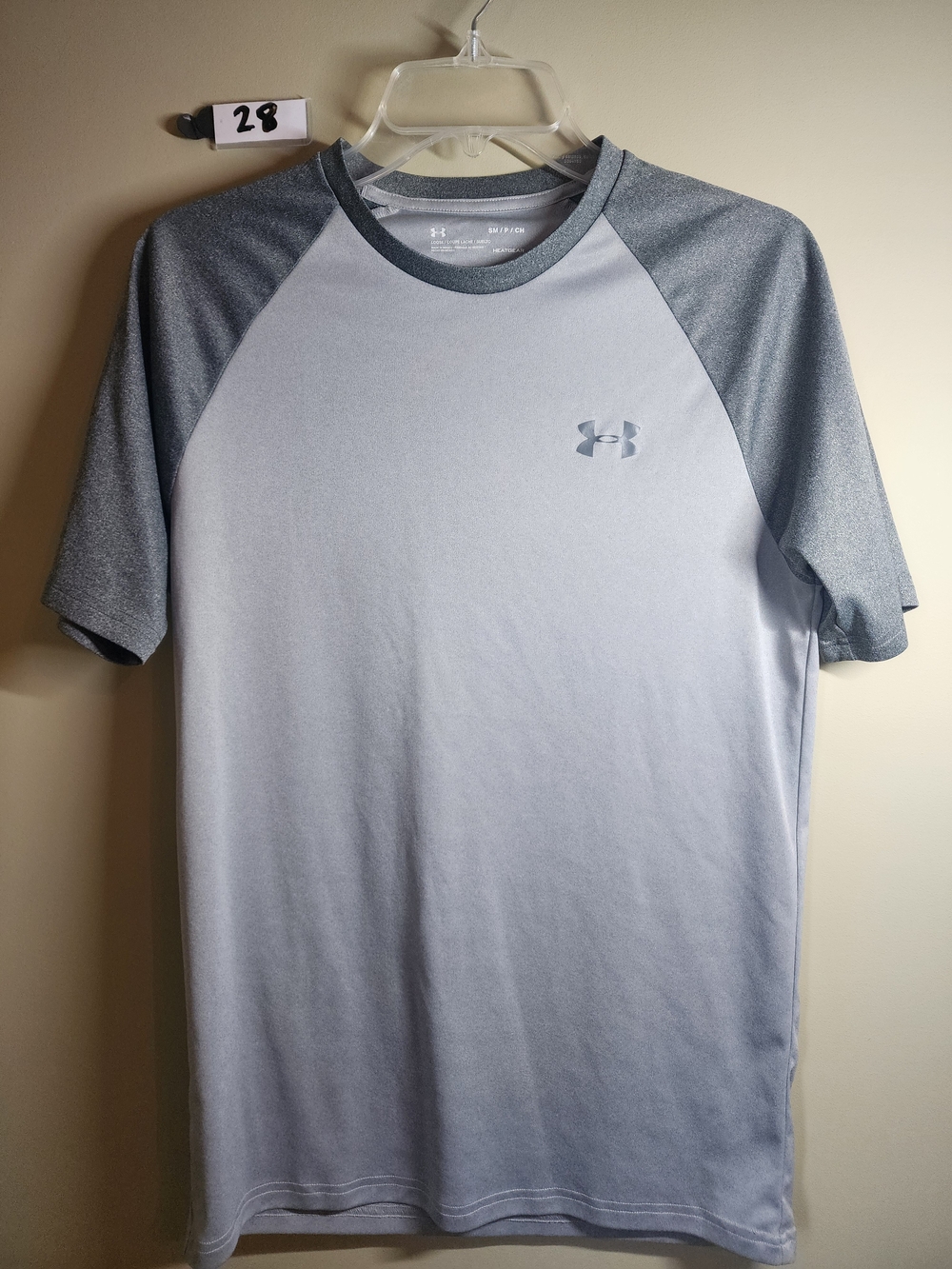 Under Armour HeatGear Men's Small Gray Raglan Short Sleeve Loose Fit Shirt